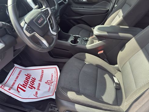 Used 2022 GMC Terrain SLE w/ Driver Convenience Package image 13