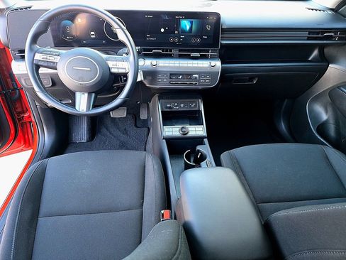 Certified 2025 Hyundai Kona SEL image 8