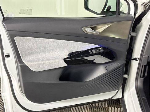 Certified 2024 Volkswagen ID.4 2WD image 11