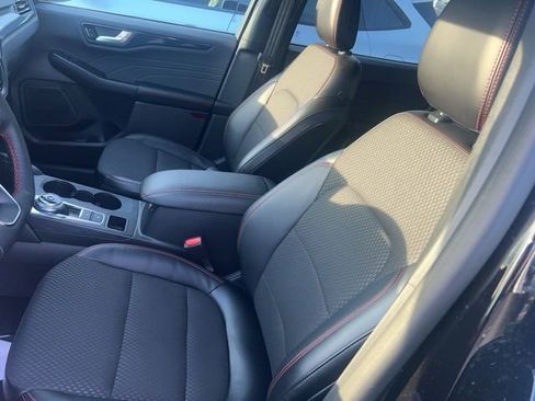 Used 2024 Ford Escape ST-Line w/ Tech Pack #1 AWD/4WD image 8