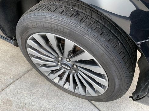 Used 2019 Lincoln Navigator Reserve w/ Cargo Package image 10