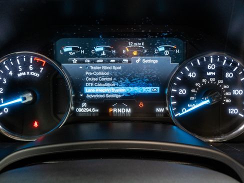 Used 2018 Ford Expedition Max Platinum image 28