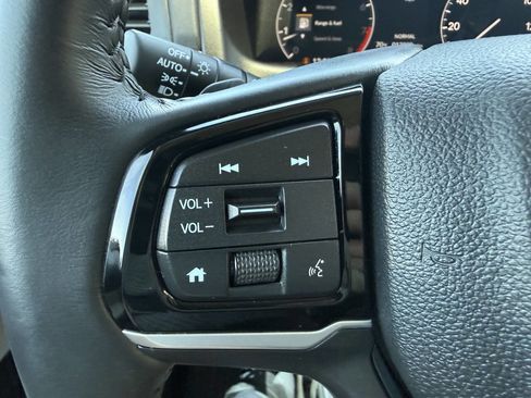 Used 2025 Honda Odyssey EX-L image 29
