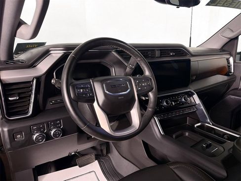 Used 2024 GMC Sierra 2500 Denali w/ Technology Package image 9