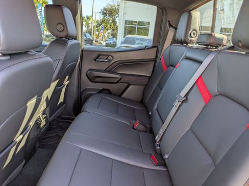 Certified 2025 Chevrolet Colorado Z71 w/ Technology Package image 17