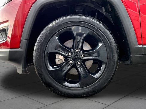 Used 2021 Jeep Compass Latitude image 11