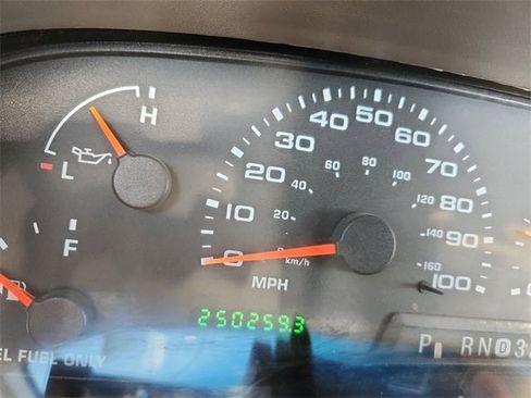 Used 2003 Ford F250 XL image 12