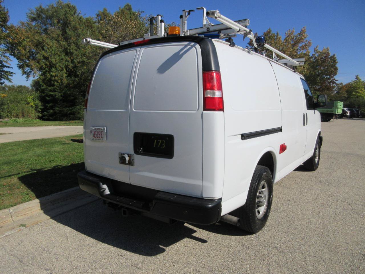 Used 2017 Chevrolet Express 2500 RWD image 9
