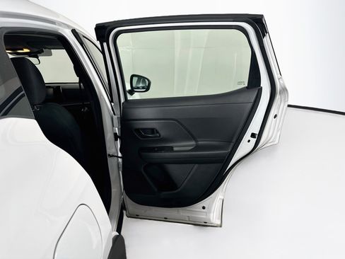Used 2025 Nissan Kicks S FWD image 28