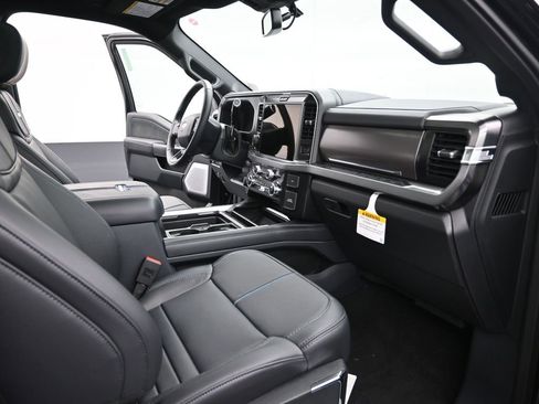 New 2026 Ford F250 Platinum w/ FX4 Off-Road Package image 24