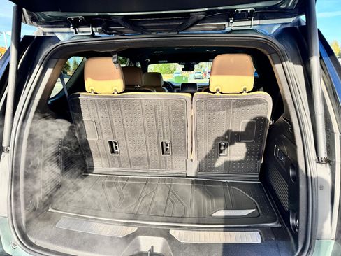 Used 2024 Chevrolet Tahoe Premier image 18