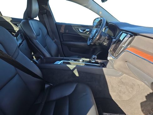Used 2024 Volvo S60 B5 Plus image 16