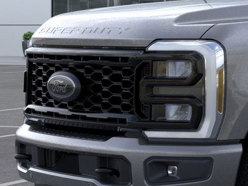 New 2026 Ford F250 Lariat w/ Black Appearance Package image 44
