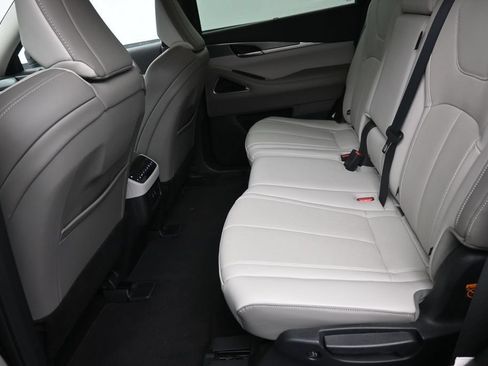 Used 2026 INFINITI QX60 Luxe w/ Cargo Package FWD image 14