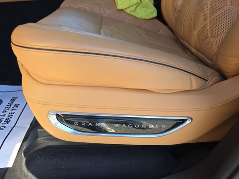 Used 2022 Jeep Grand Wagoneer Series III w/ Rear Seat Video Group 1 image 26