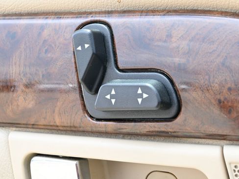 Used 2009 Mercury Grand Marquis LS RWD image 16