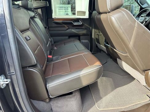 Used 2024 GMC Sierra 2500 Denali w/ Denali Reserve Package image 15