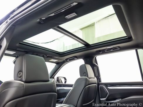 Certified 2025 Cadillac Escalade Sport w/ LPO, ONYX Package image 13