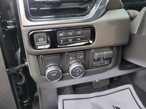 Used 2025 GMC Yukon XL Denali w/ Denali Reserve Package image 11