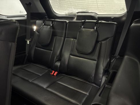 Used 2021 Ford Explorer XLT w/ Equipment Group 202A image 29