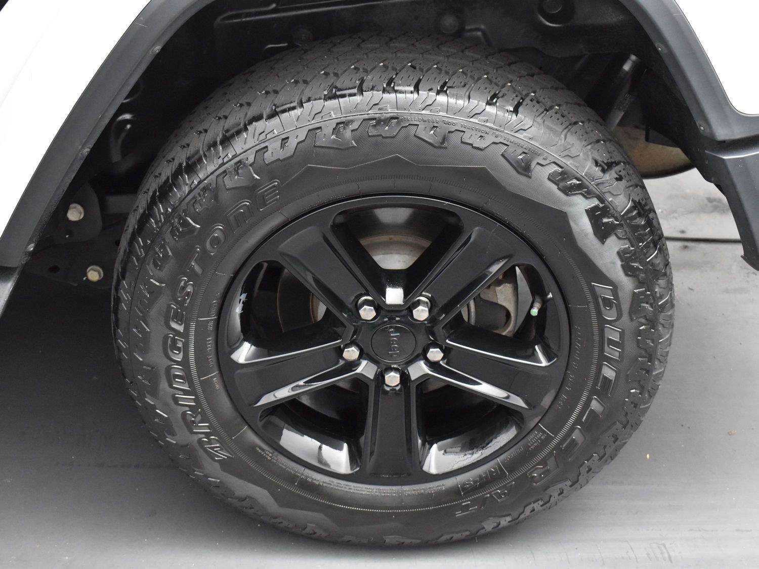 Used 2020 Jeep Wrangler Unlimited Sahara AWD/4WD image 26