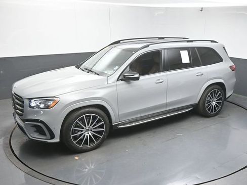 Used 2026 Mercedes-Benz GLS 450 4MATIC image 47