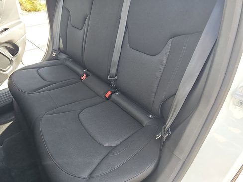 Used 2022 Jeep Renegade Sport image 13