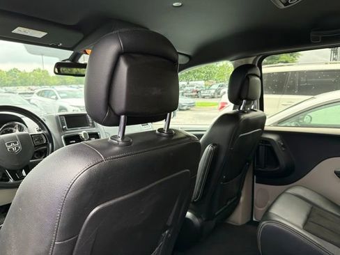 Used 2020 Dodge Grand Caravan SXT FWD image 27