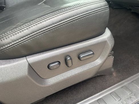 Used 2013 Ford F250 Platinum w/ FX4 Off Road Pkg image 9