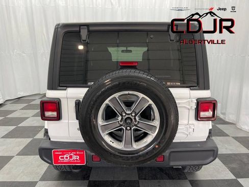 Used 2020 Jeep Wrangler Unlimited Sahara AWD/4WD image 7
