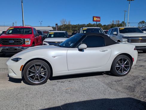 Used 2023 MAZDA MX-5 Miata Grand Touring image 6