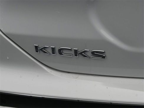 New 2025 Nissan Kicks Play S image 10
