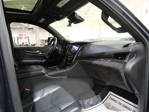 Used 2020 Cadillac Escalade ESV Platinum AWD/4WD image 35