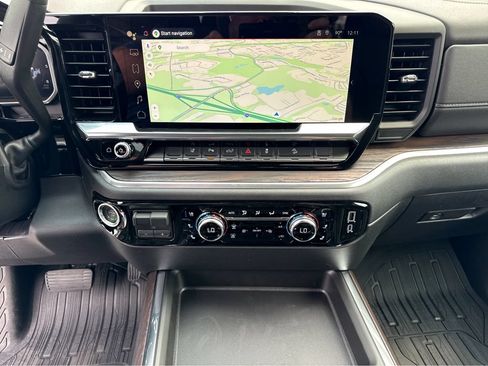 New 2026 GMC Sierra 2500 SLT AWD/4WD image 12