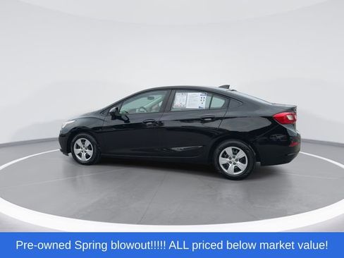 Used 2018 Chevrolet Cruze LS FWD image 5