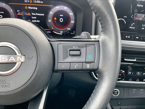 Certified 2022 Nissan Rogue Platinum w/ Head-Up Display Package image 24