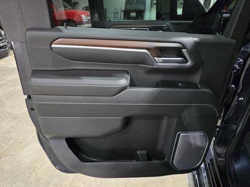 Used 2024 GMC Sierra 2500 Denali w/ Technology Package image 31