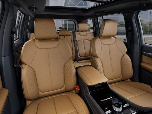 New 2025 Jeep Grand Cherokee Summit image 16