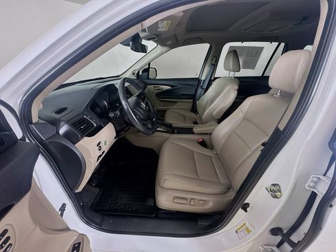Used 2020 Honda Pilot Touring image 12