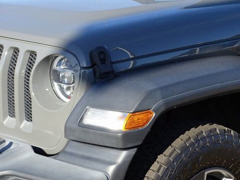 Used 2020 Jeep Wrangler Unlimited Sport image 27