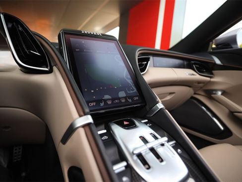 Certified 2024 Ferrari Roma Spider image 35