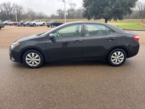 Used 2016 Toyota Corolla LE image 4