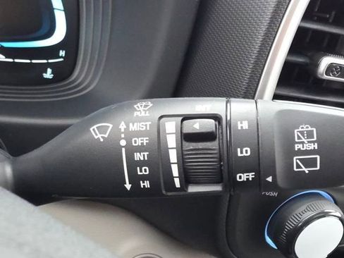 New 2026 Hyundai Venue SEL FWD image 9