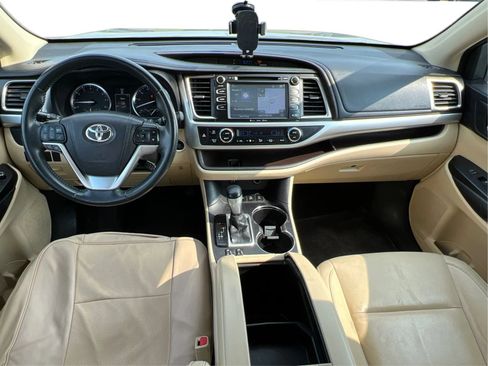 Used 2016 Toyota Highlander XLE AWD/4WD image 36