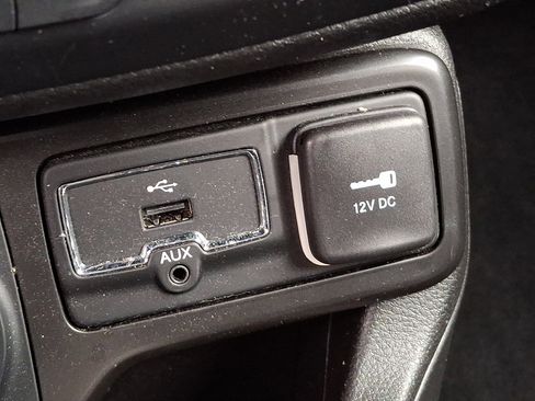 Used 2022 Jeep Renegade Latitude image 26