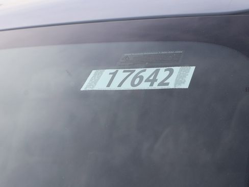 New 2025 BMW X7 M60i w/ Executive Package image 29