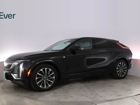Used 2024 Cadillac Lyriq Sport RWD image 18