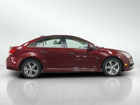 Used 2015 Chevrolet Cruze LT w/ Sun, Sound and Sport Package FWD image 6