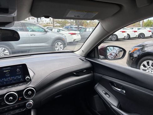 Used 2025 Nissan Sentra SV FWD image 28