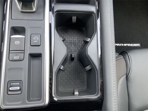 New 2026 Nissan Pathfinder SL FWD image 18